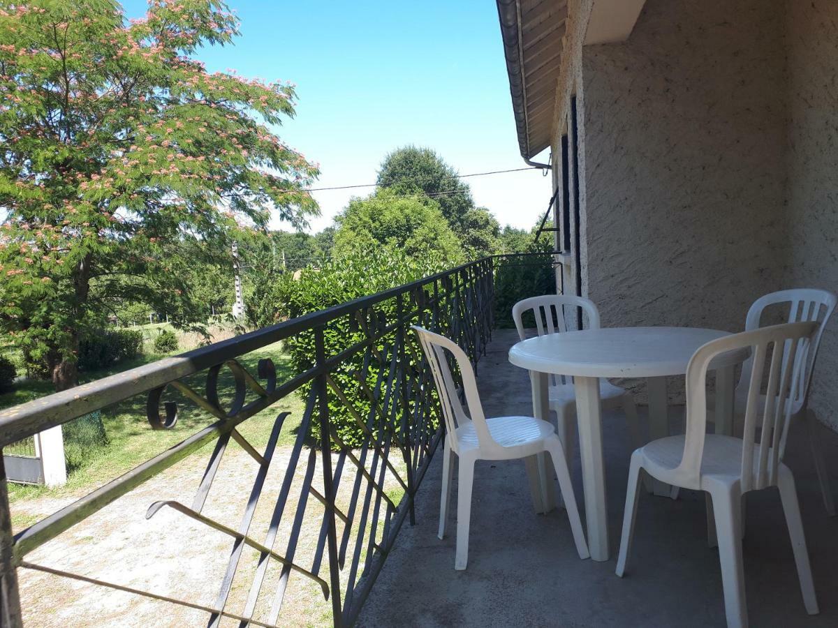 Location De Vacances A Gourdon En Bouriane Exterior photo